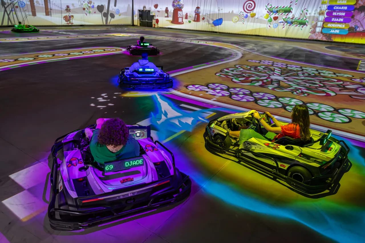 BattleKart race, neon atmosphere