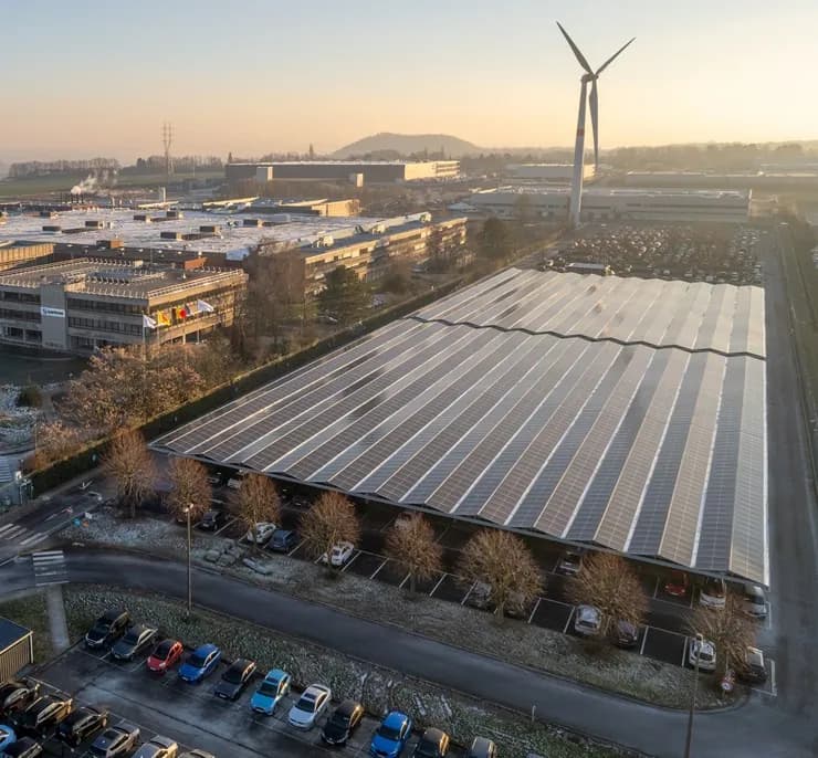 Large rooftop photovoltaic installation