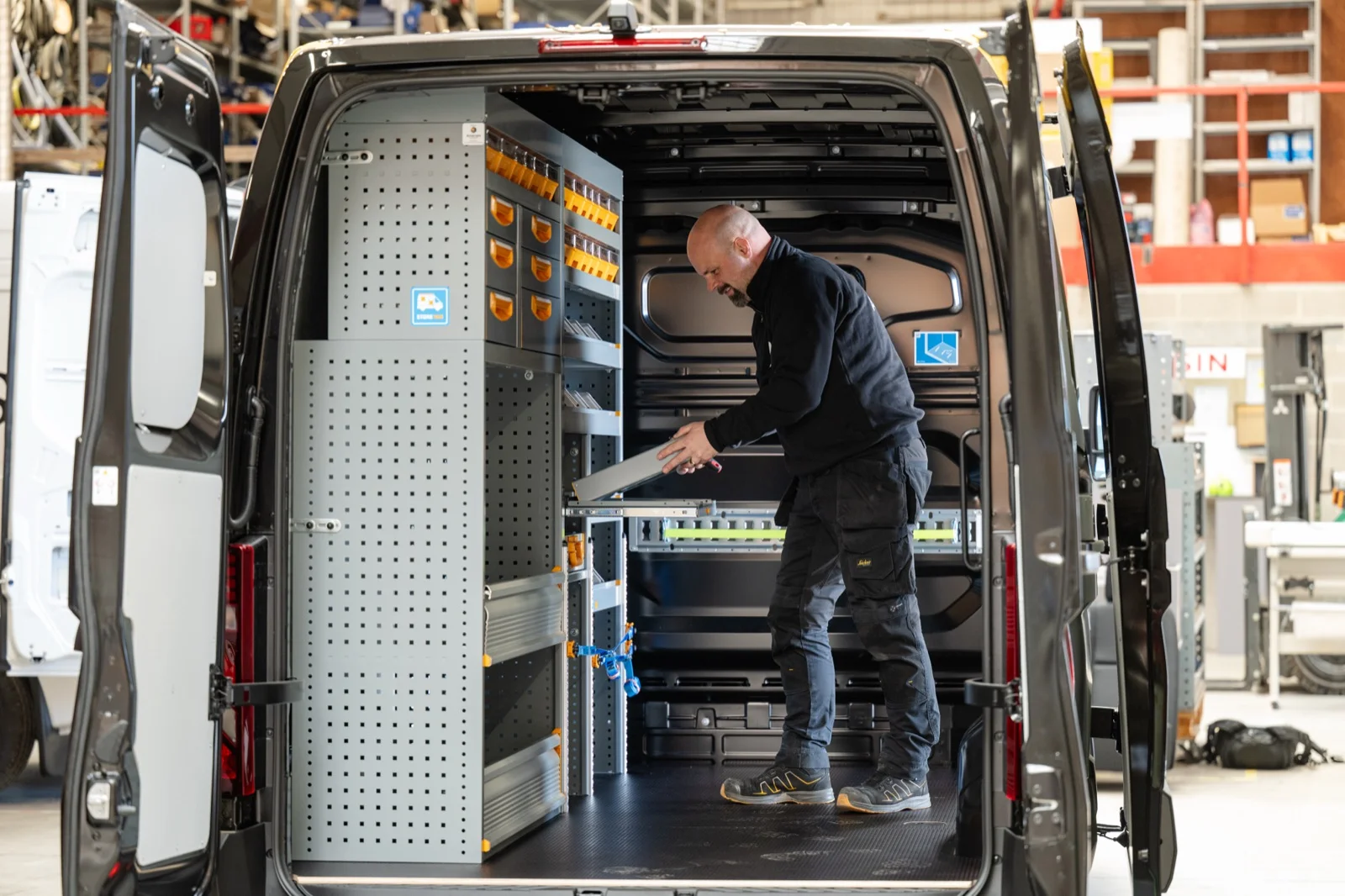 Amecam Van Conversion, atelier mobile aménagé en Wallonie